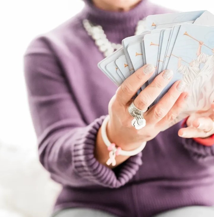 Exploring Jacquelinekuhn.com: Your Gateway to Psychic Tarot Readings in Chicago